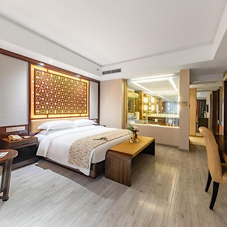 King Royal Hotel Yunfu Екстер'єр фото
