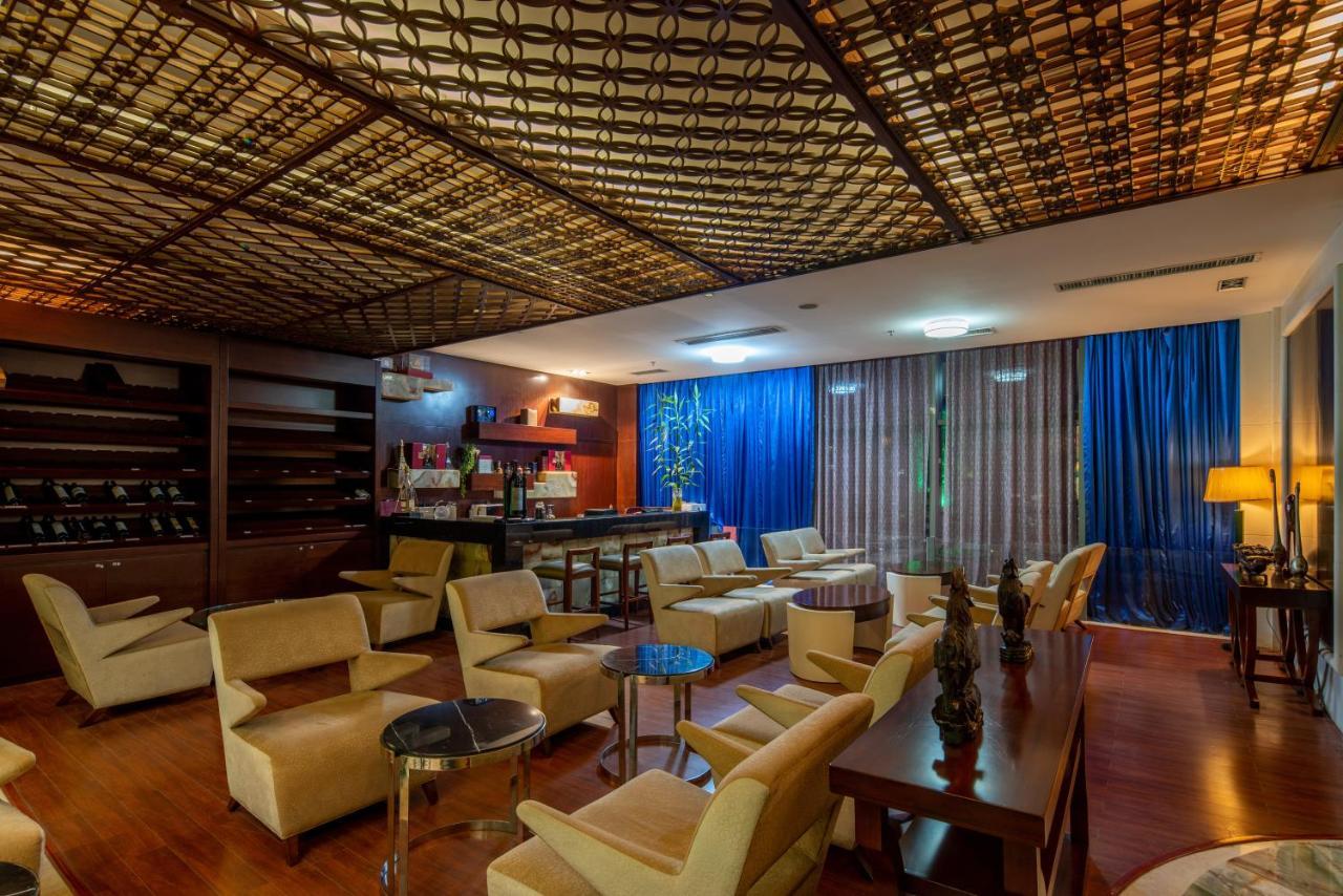 King Royal Hotel Yunfu Екстер'єр фото