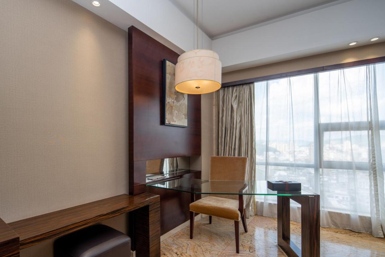 King Royal Hotel Yunfu Екстер'єр фото