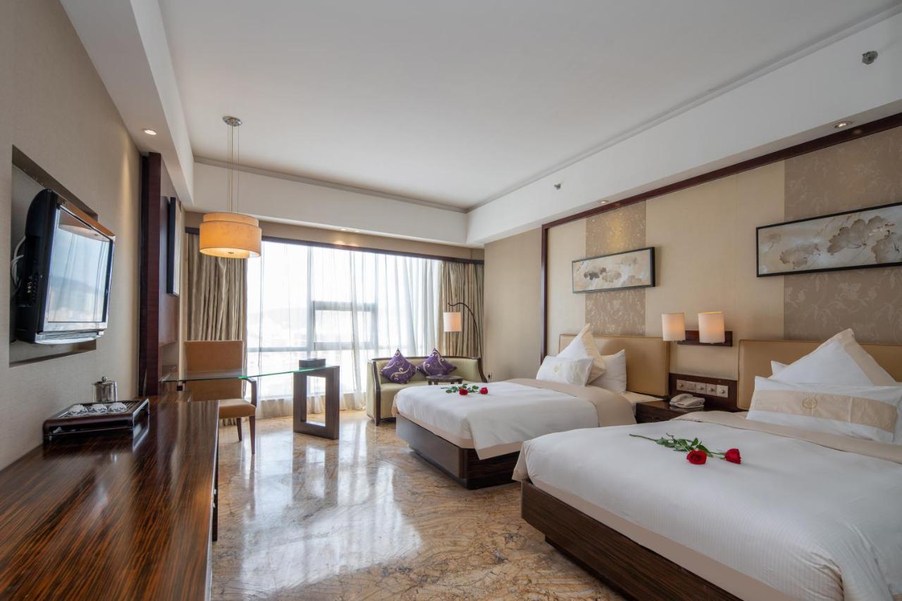 King Royal Hotel Yunfu Екстер'єр фото