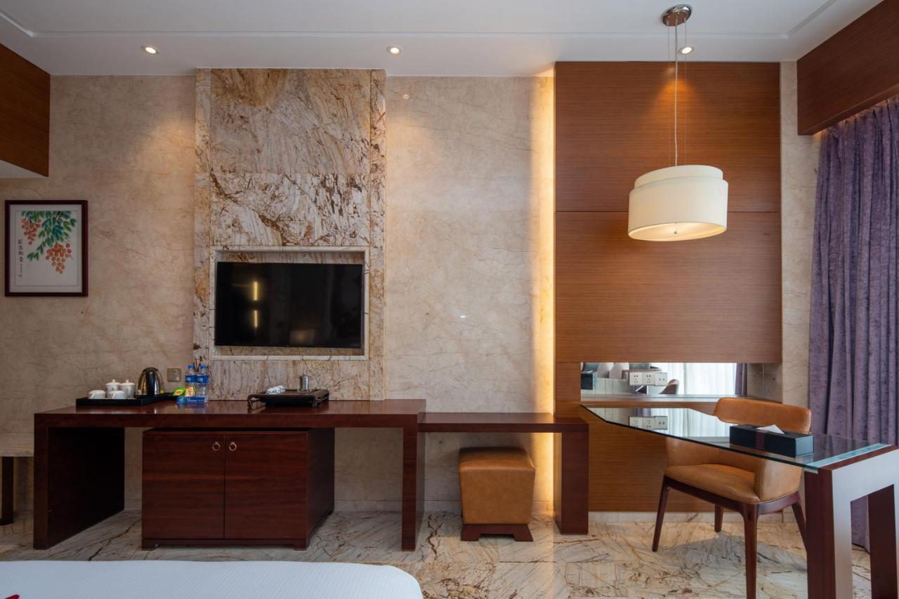 King Royal Hotel Yunfu Екстер'єр фото