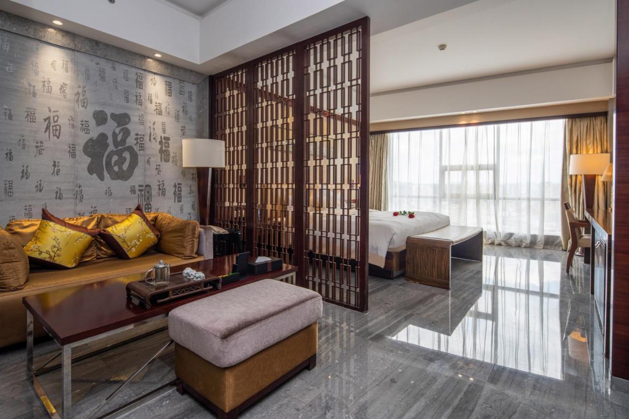 King Royal Hotel Yunfu Екстер'єр фото