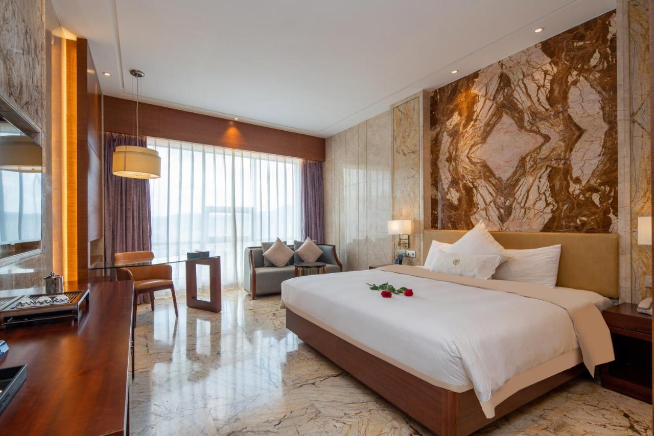 King Royal Hotel Yunfu Екстер'єр фото