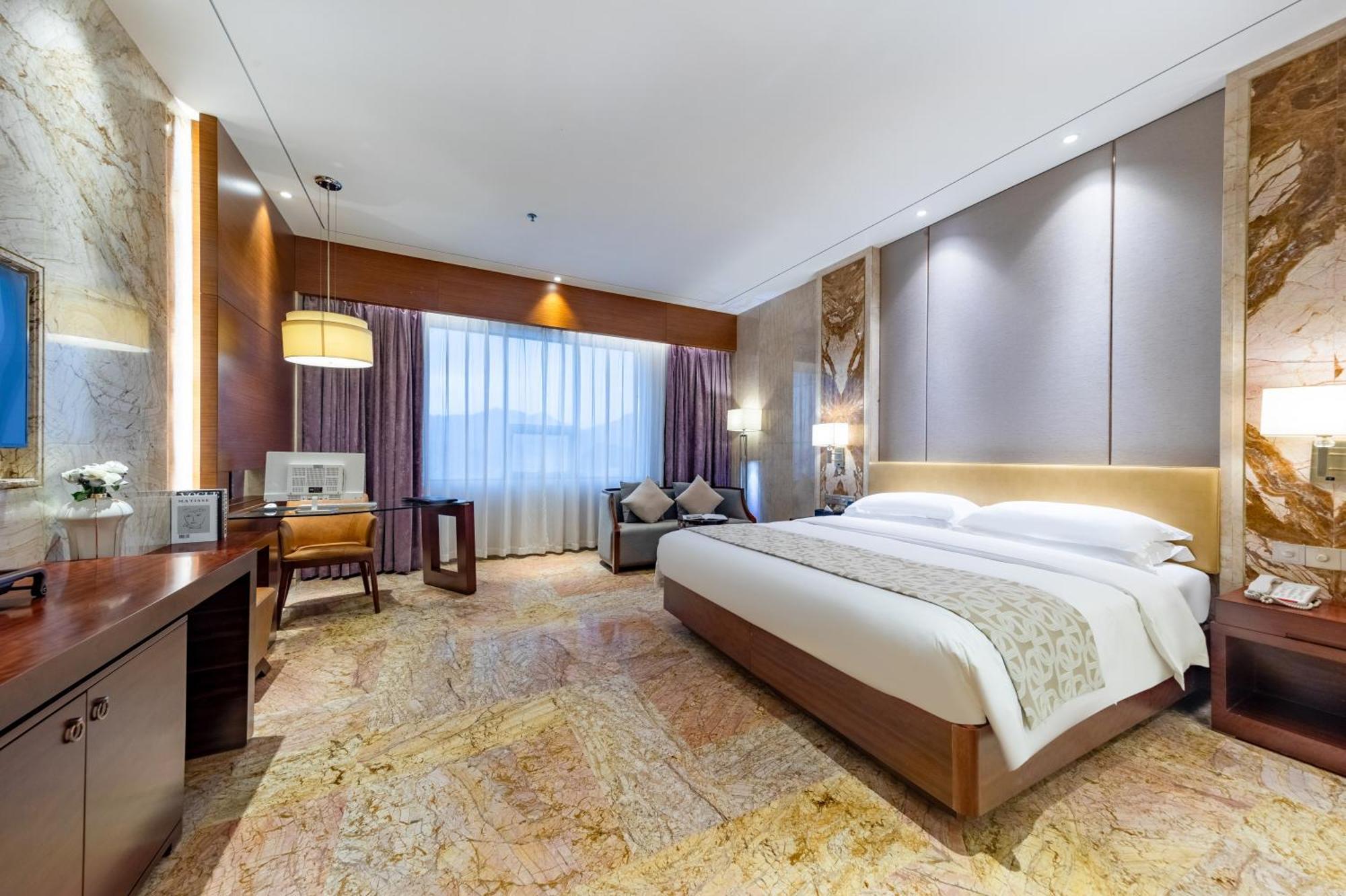King Royal Hotel Yunfu Екстер'єр фото