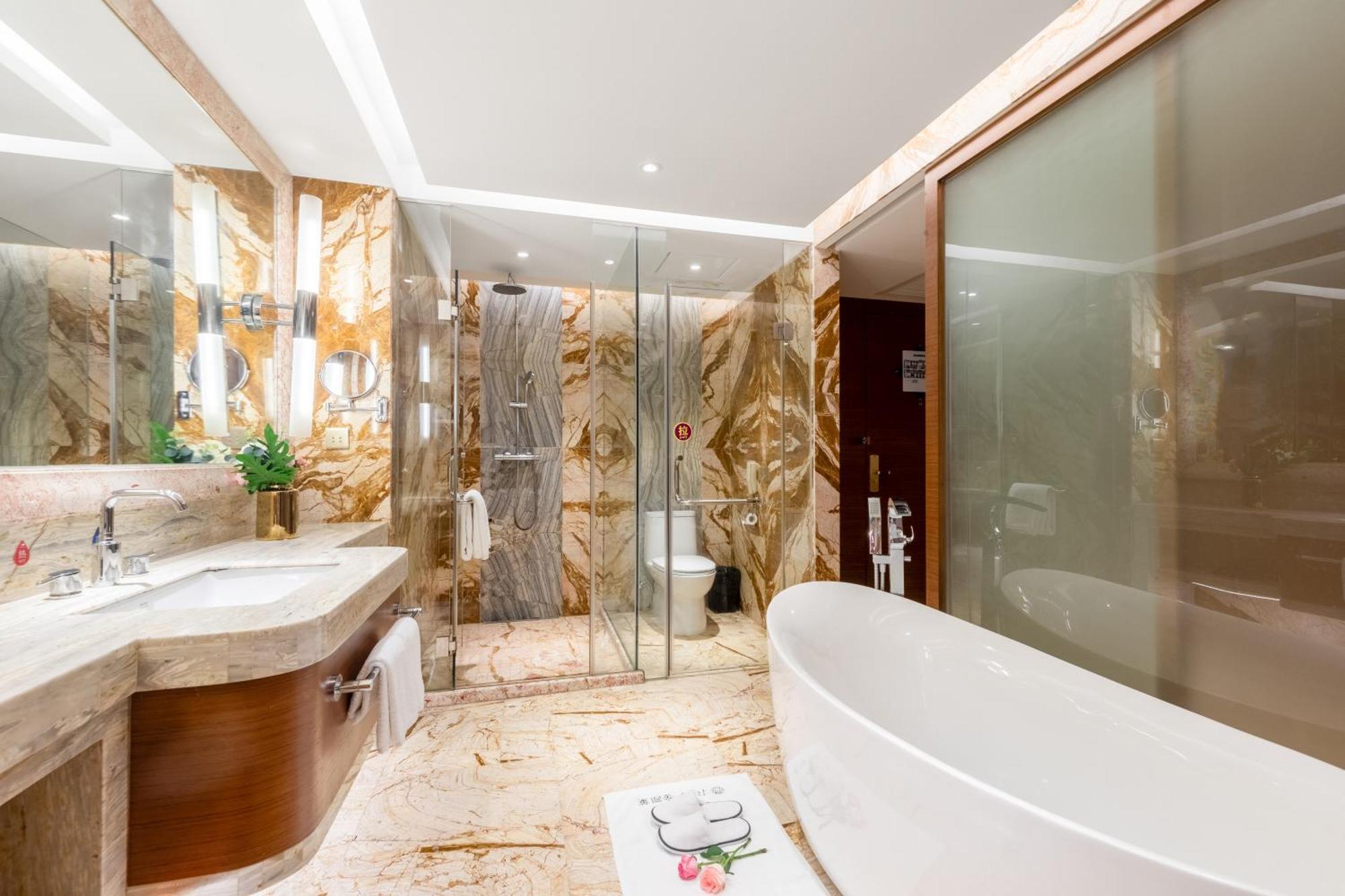 King Royal Hotel Yunfu Екстер'єр фото