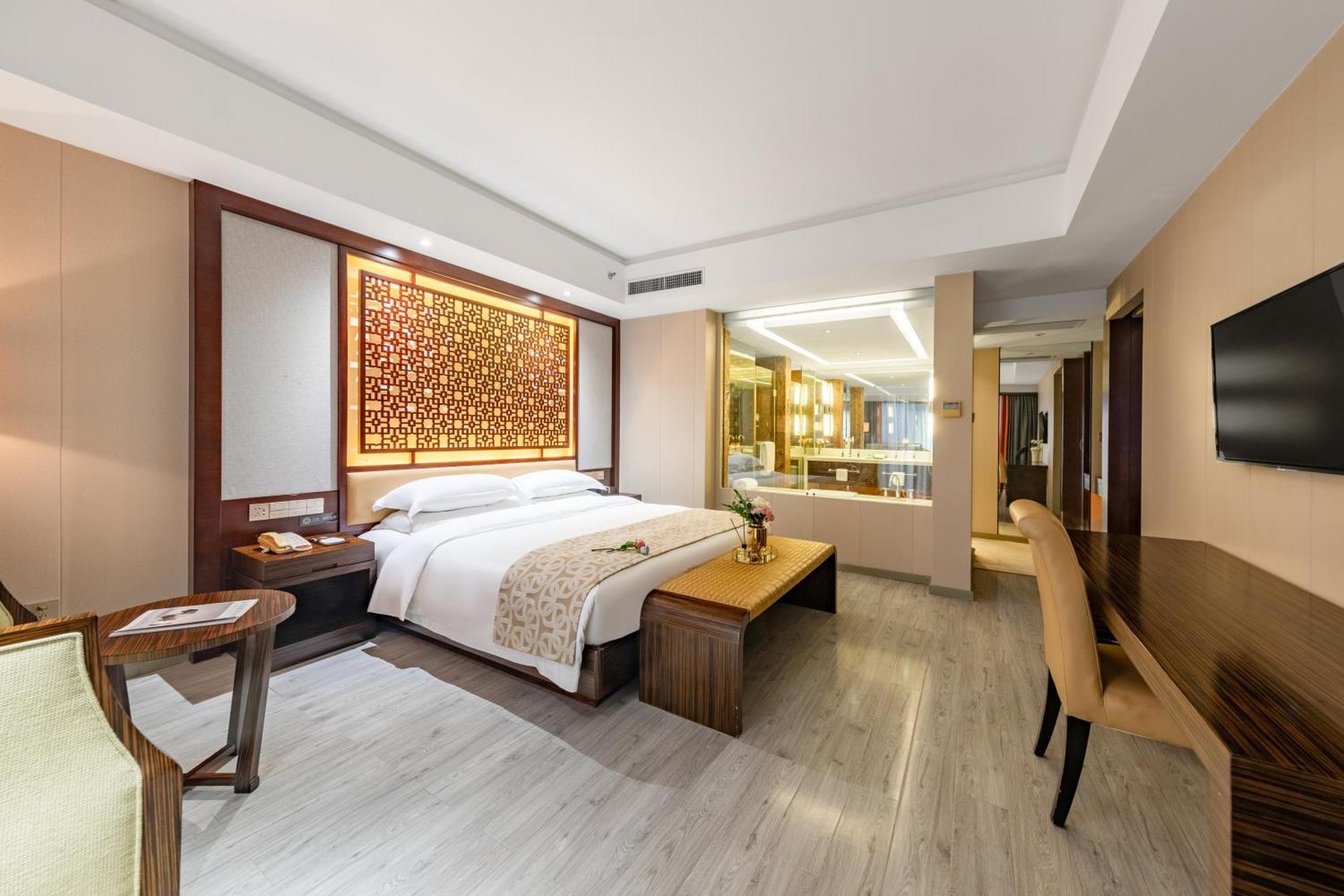 King Royal Hotel Yunfu Екстер'єр фото