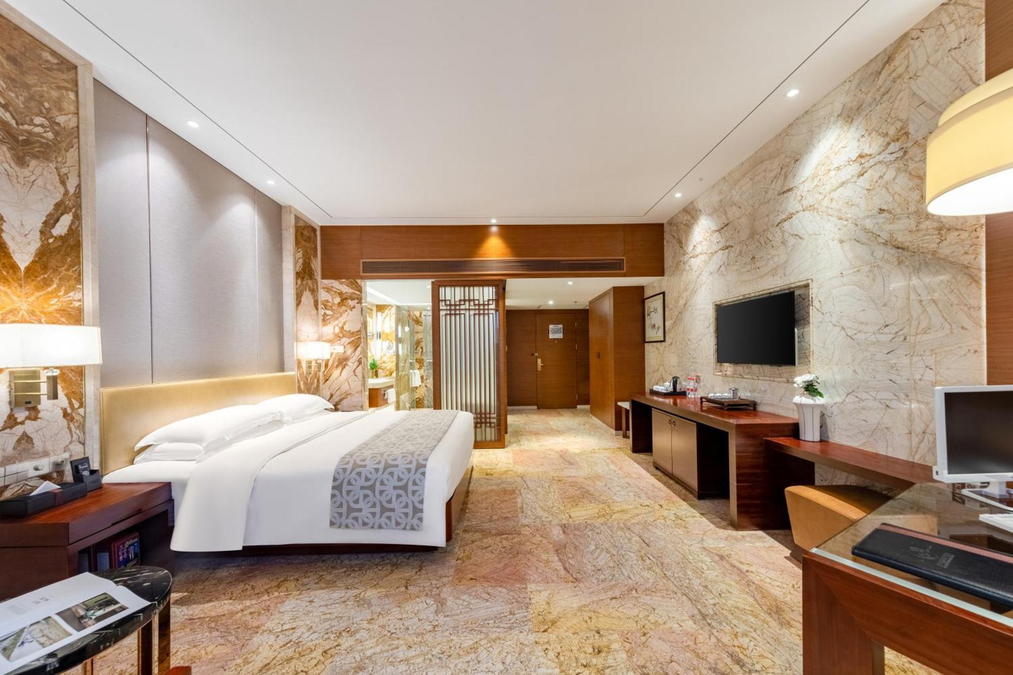 King Royal Hotel Yunfu Екстер'єр фото