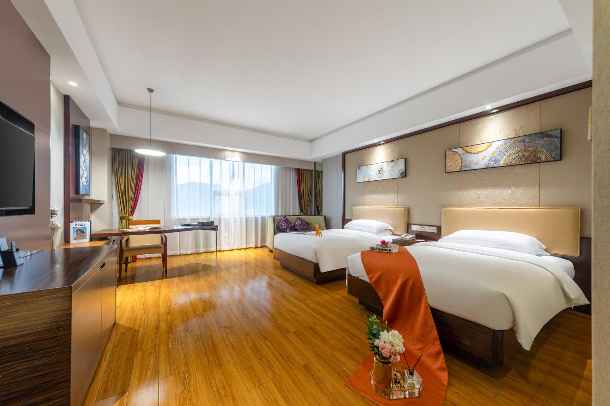King Royal Hotel Yunfu Екстер'єр фото