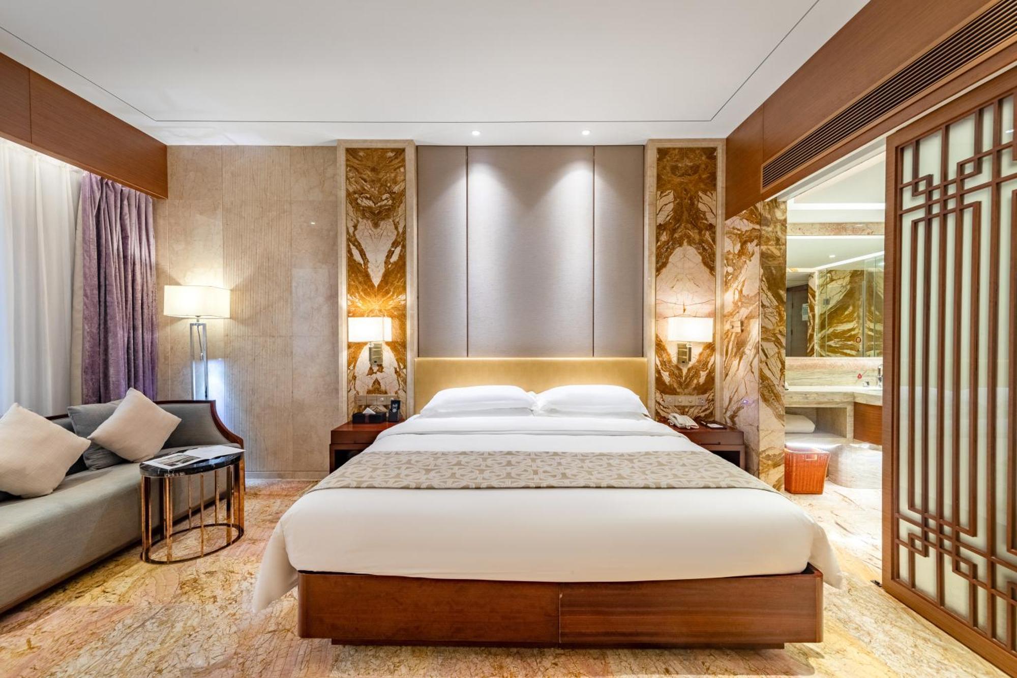 King Royal Hotel Yunfu Екстер'єр фото