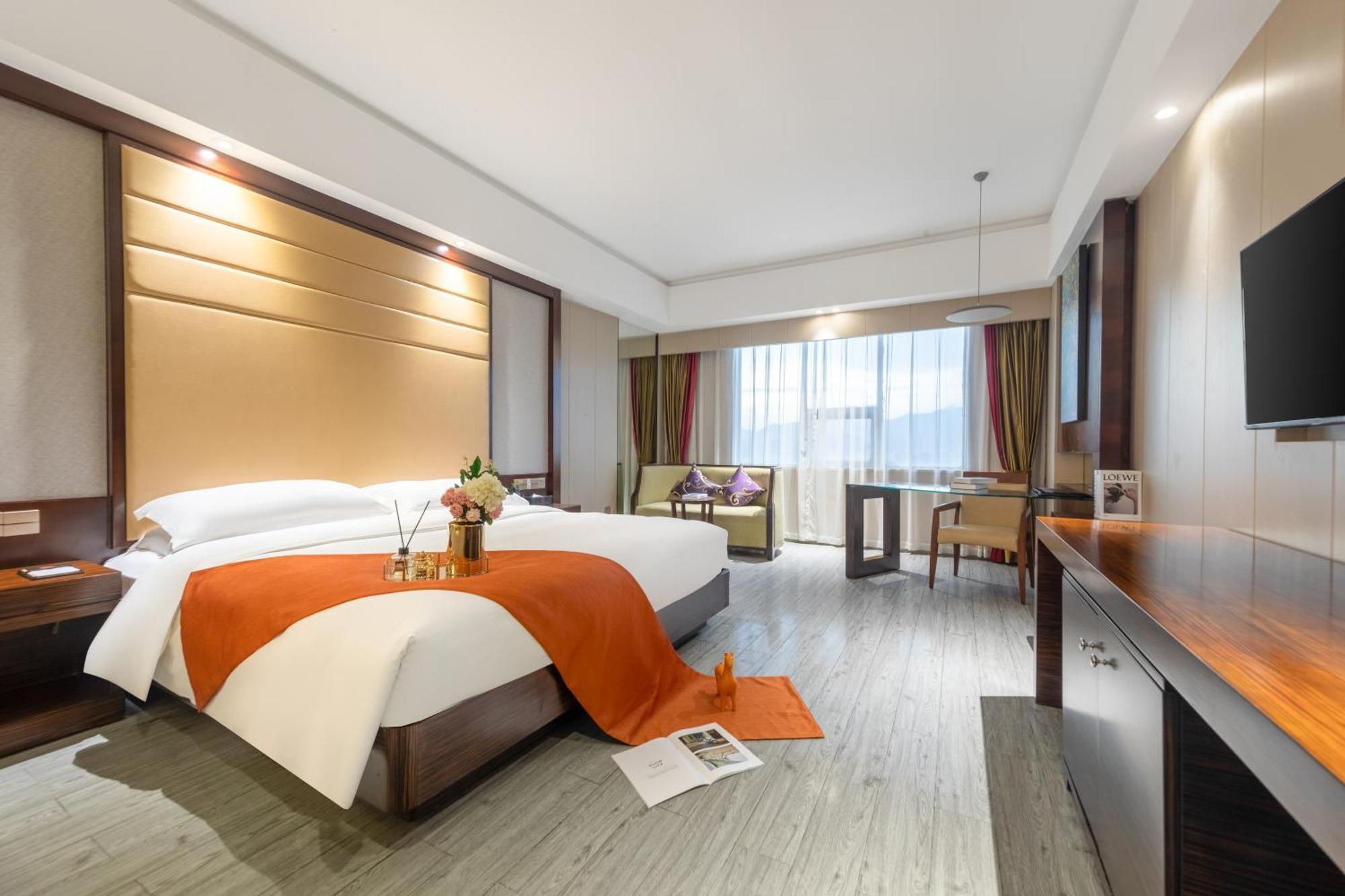 King Royal Hotel Yunfu Екстер'єр фото