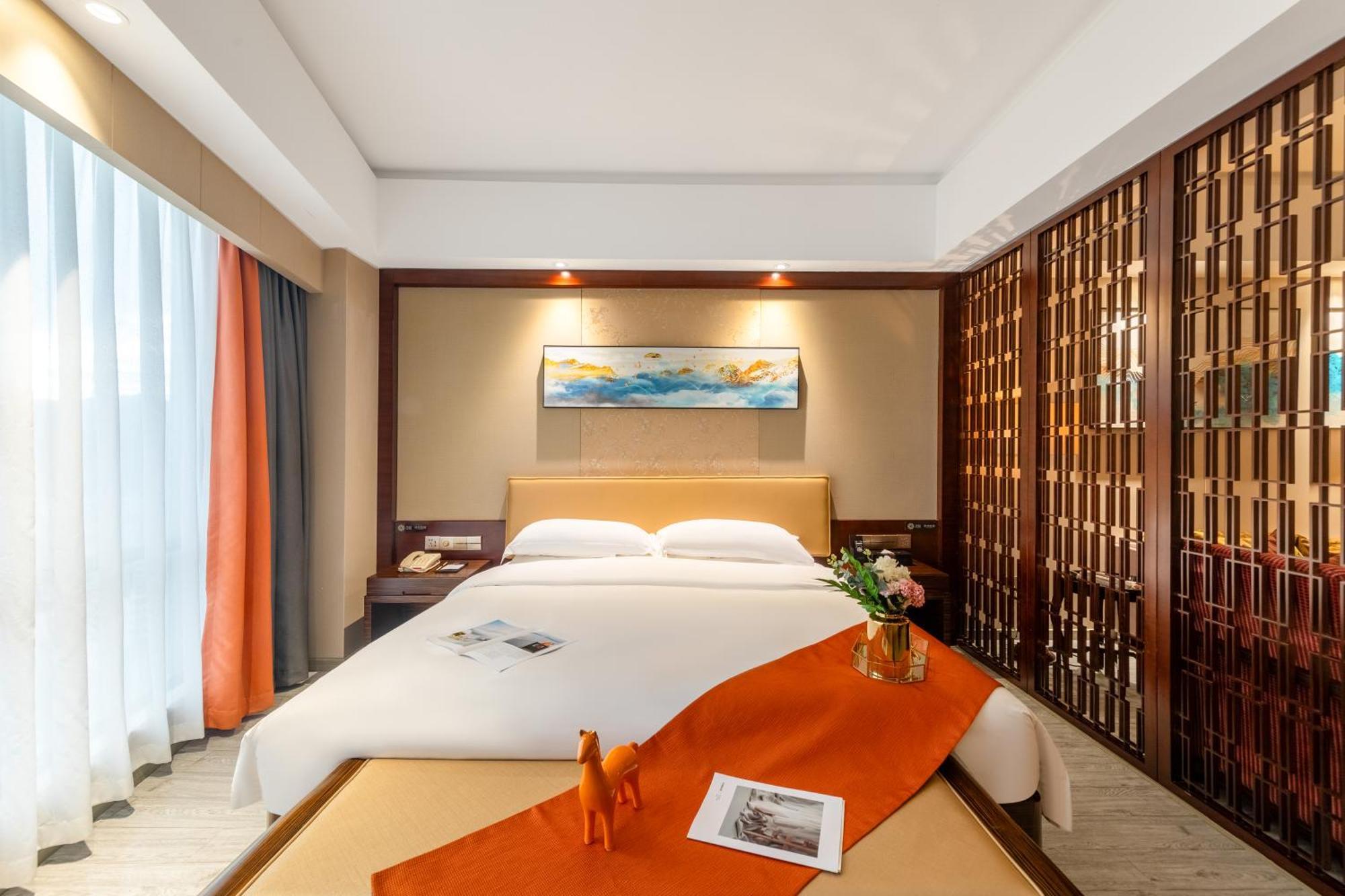 King Royal Hotel Yunfu Екстер'єр фото