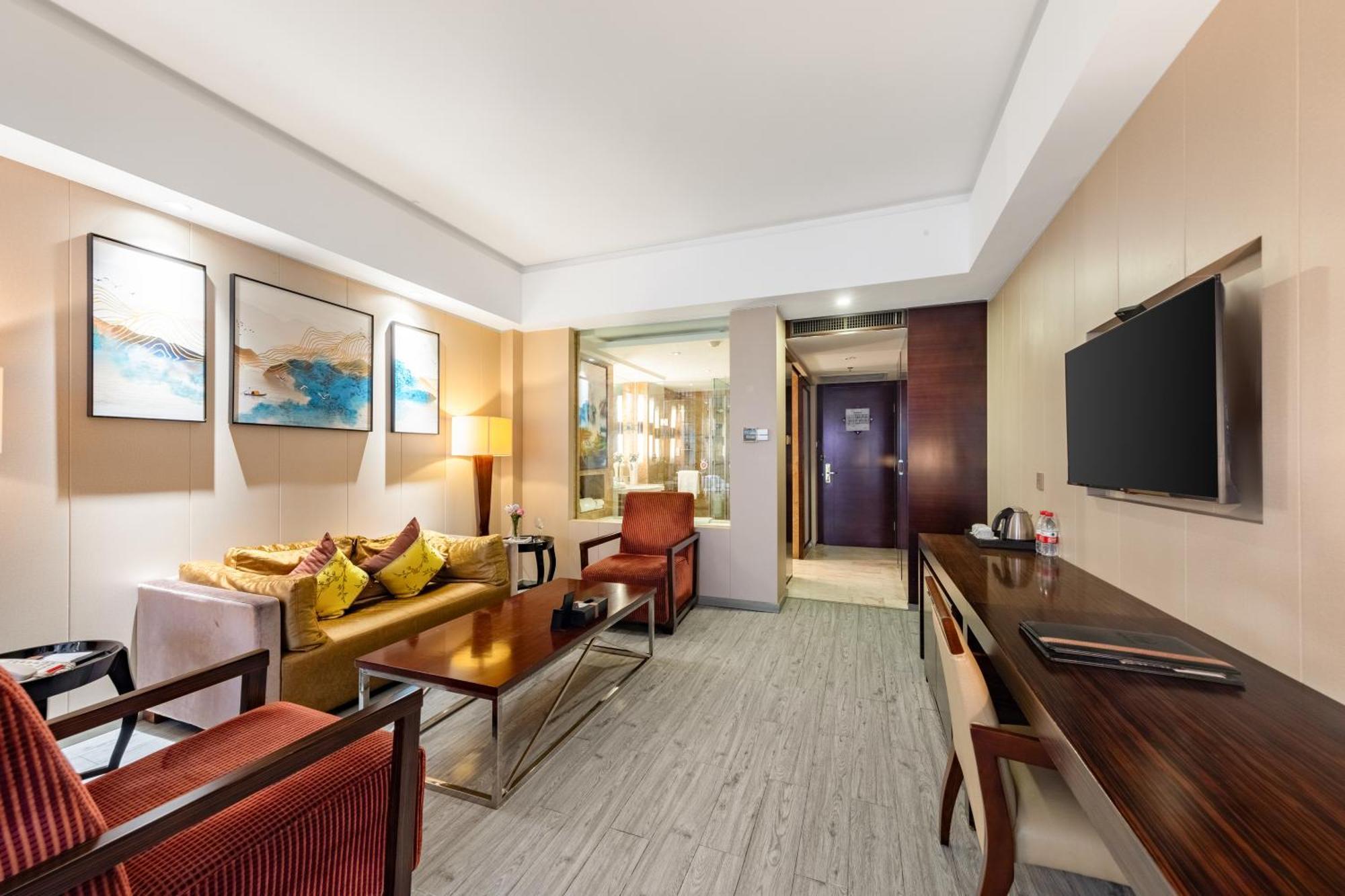 King Royal Hotel Yunfu Екстер'єр фото