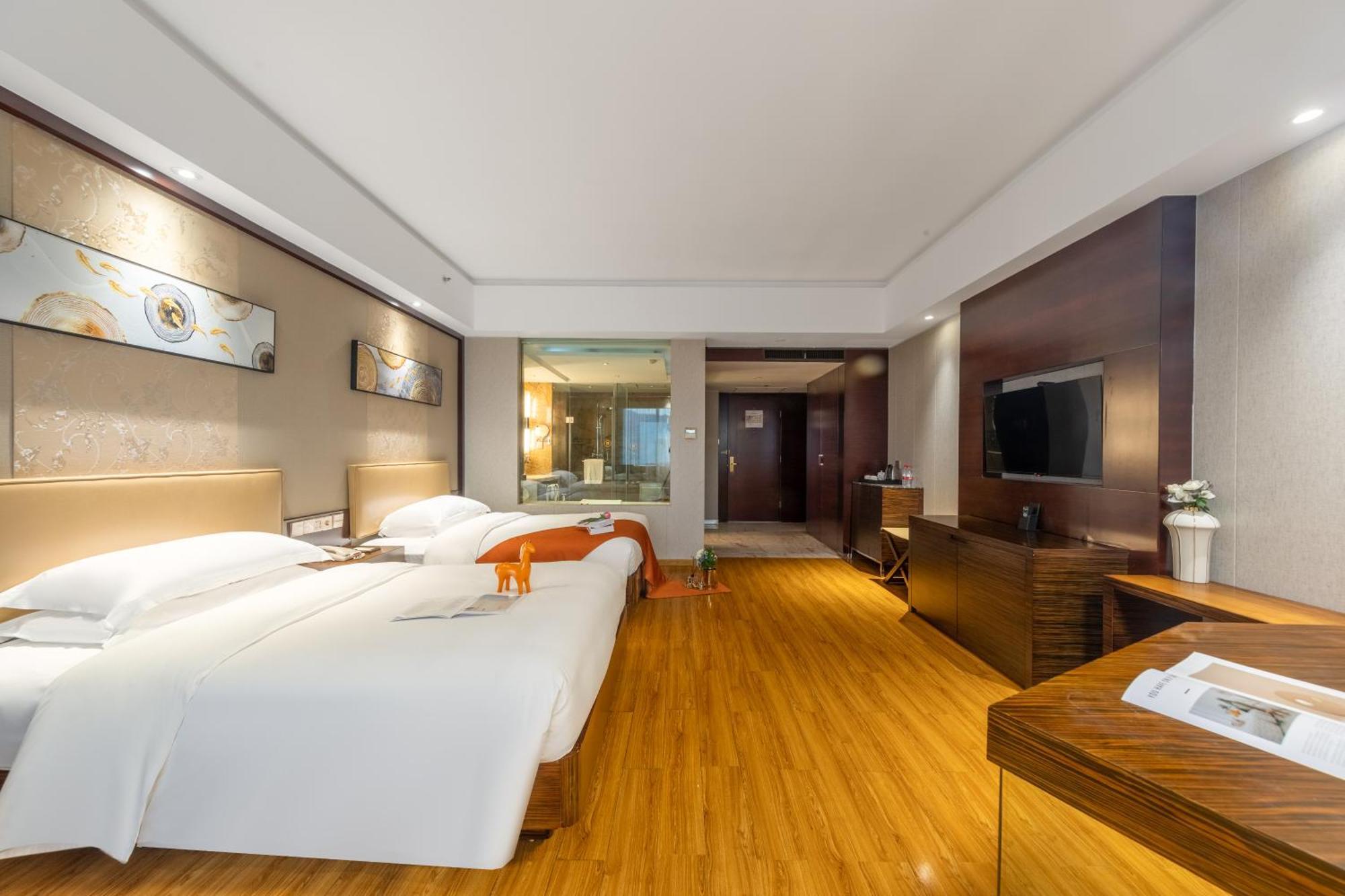 King Royal Hotel Yunfu Екстер'єр фото
