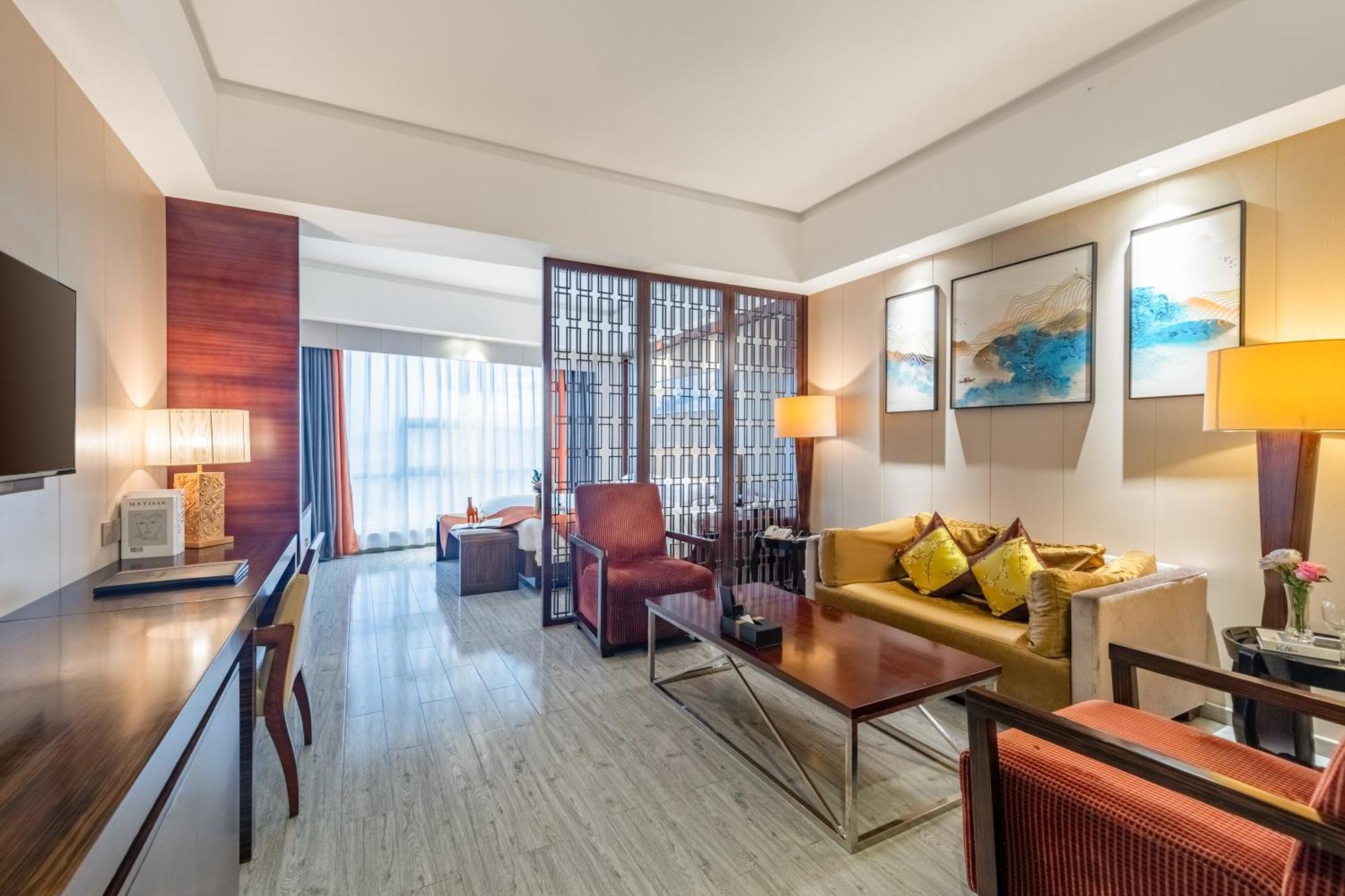 King Royal Hotel Yunfu Екстер'єр фото